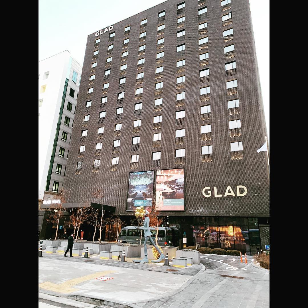 Khách sạn GLAD Hotel