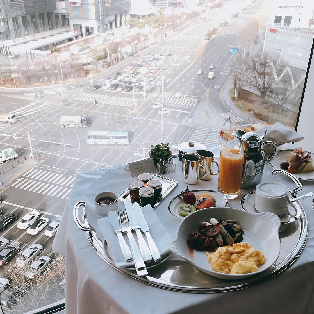 View ngắm thành phố, thưởng thức bữa sáng "chanh xả tại khách sạn Park Hyatt ở Seoul